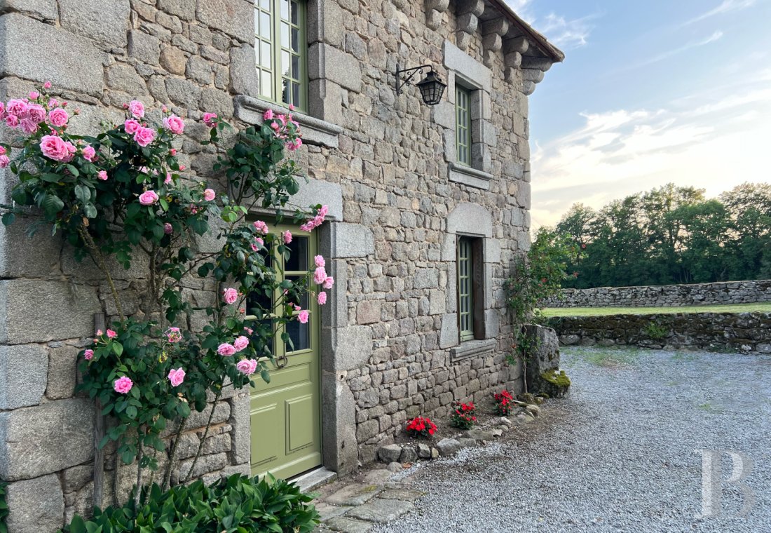 A 17th-century independent dwelling in the centre of a medieval stronghold in Limousin, in south-east Creuse near Aubusson - photo  n°8